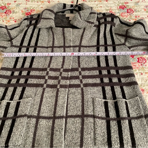 By Design Plaid Gray open front cardigan with pockets size Large - Picture 4 of 7